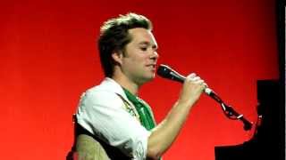 Rufus Wainwright chante quotA la claire fontainequot [upl. by Constancy]